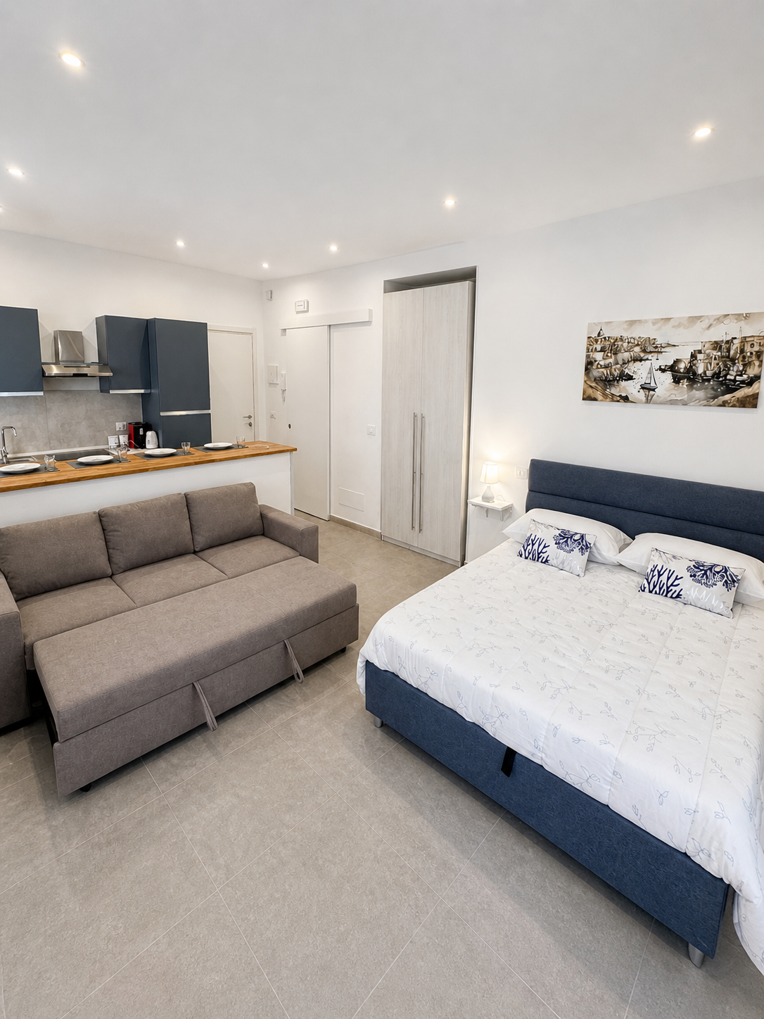 Appartamento Vittoria open sofa bed and bedroom